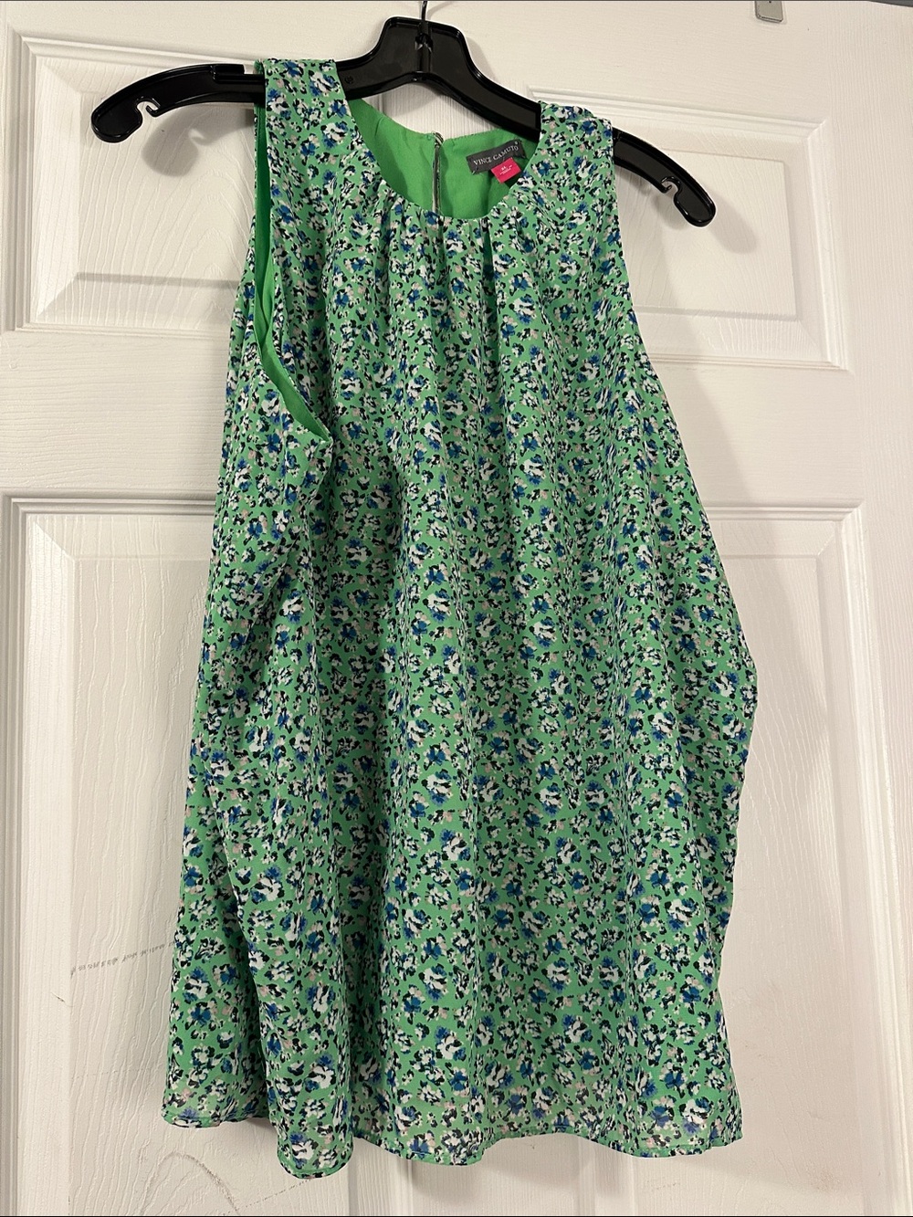 Vince Camuto Green Floral Sleeveless Top